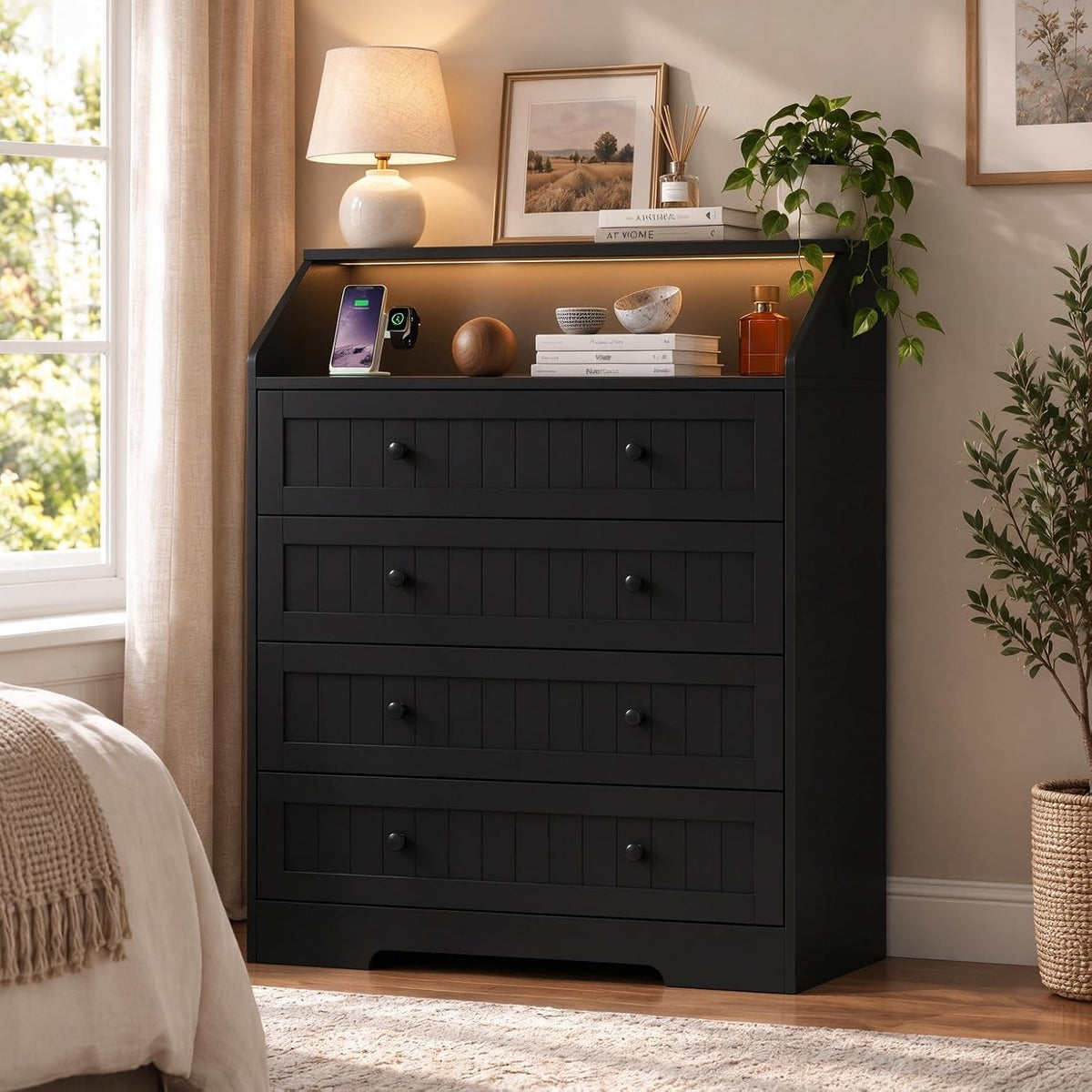 4 Drawer Dresser Bedroom,Chest of Drawers with Charging Station(Black)