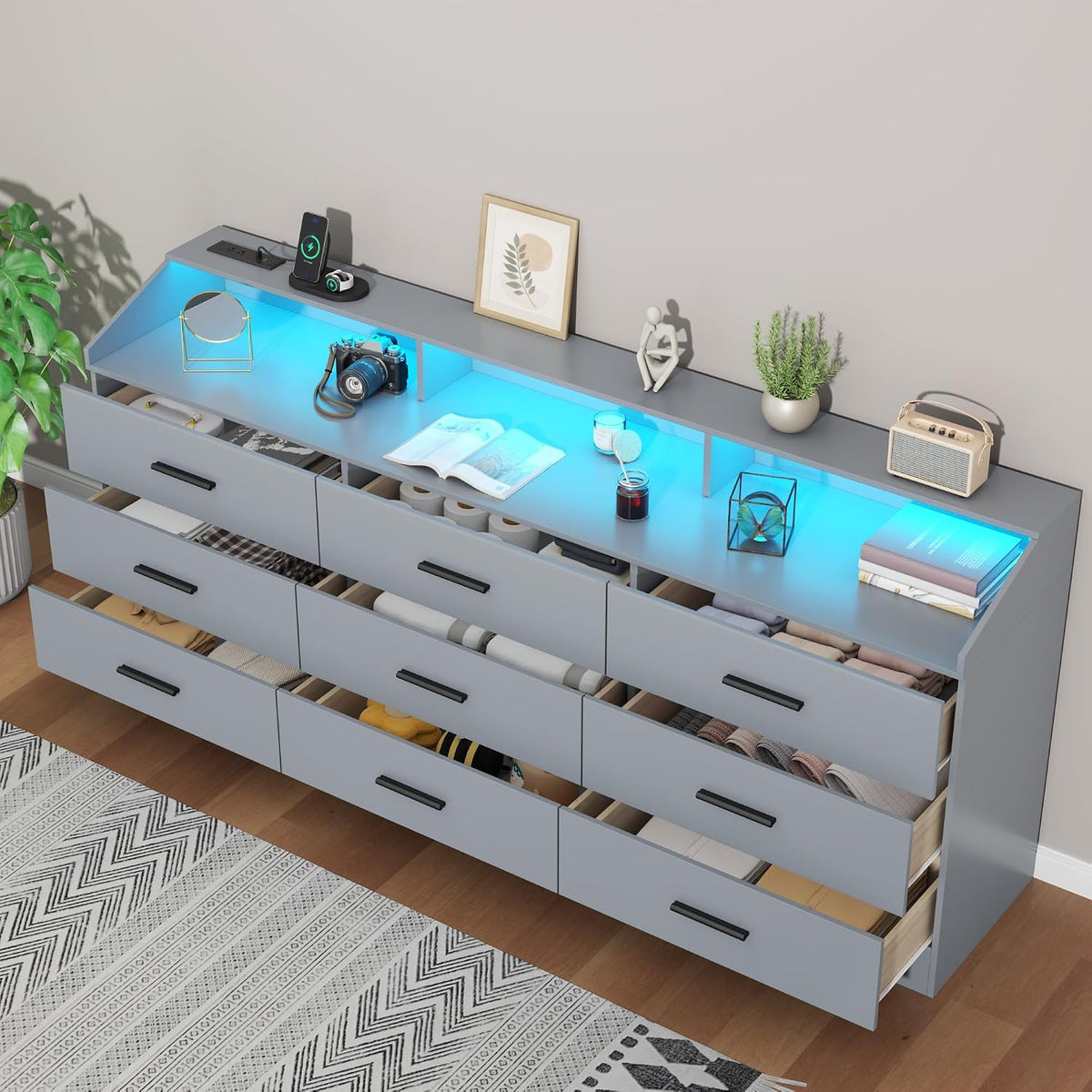 9 Drawer Dresser with Power Outlet, Chest of Drawers with LED Light