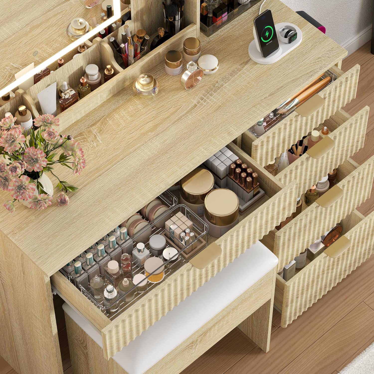 Fluted Vanity Desk with Hidden Storage Stool and Large Mirror,Makeup Vanity Table with 5 Drawers & Charging Station,3 Lighting Modes & Adjustable shelf,Dressing Table for Women Girls Bedroom, Oak